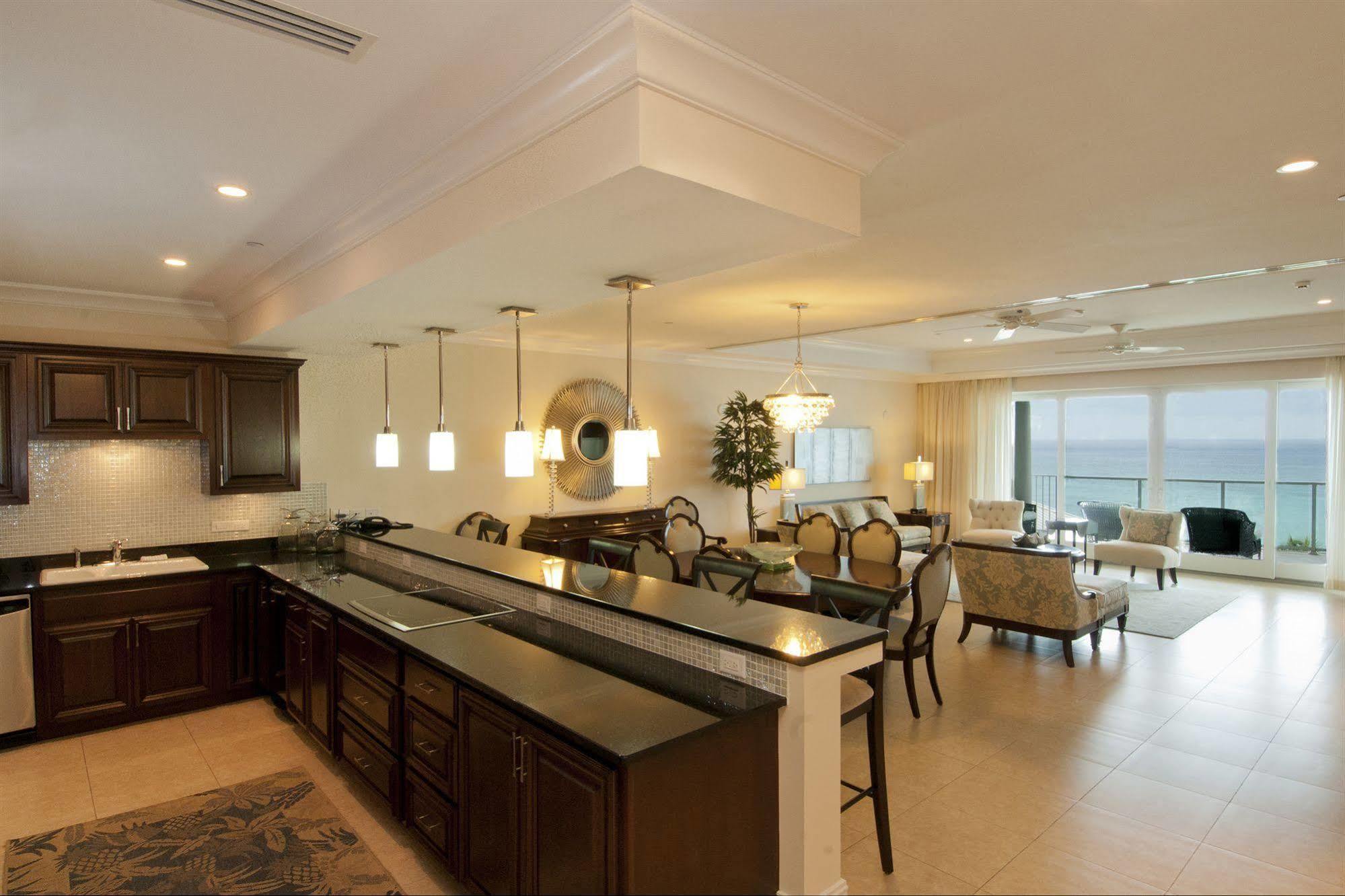 Caribbean Club Boutique Hotel, Grand Cayman Dog City Екстериор снимка