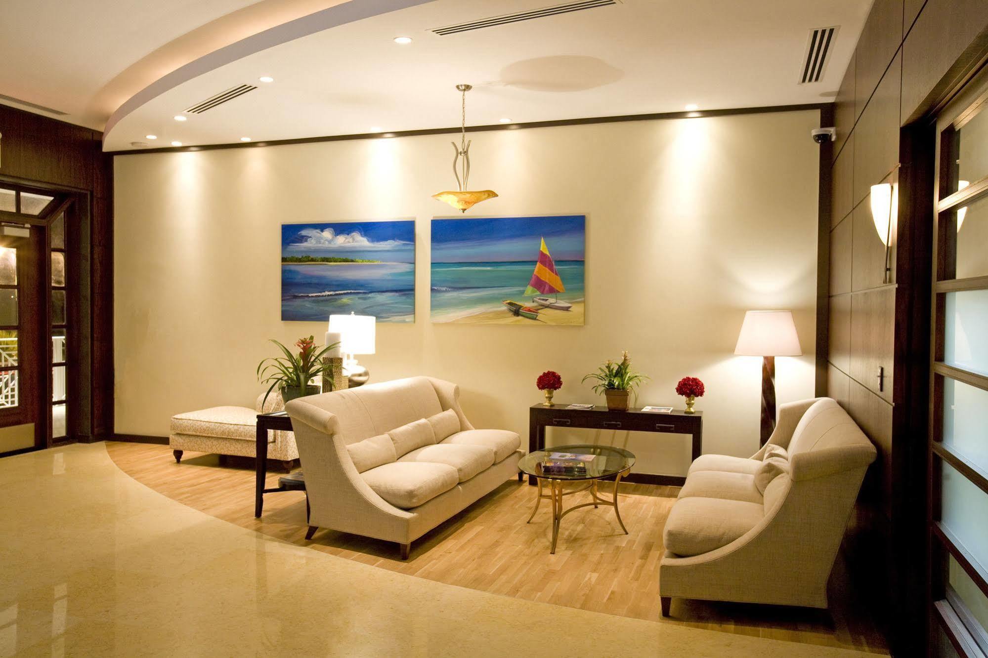 Caribbean Club Boutique Hotel, Grand Cayman Dog City Екстериор снимка