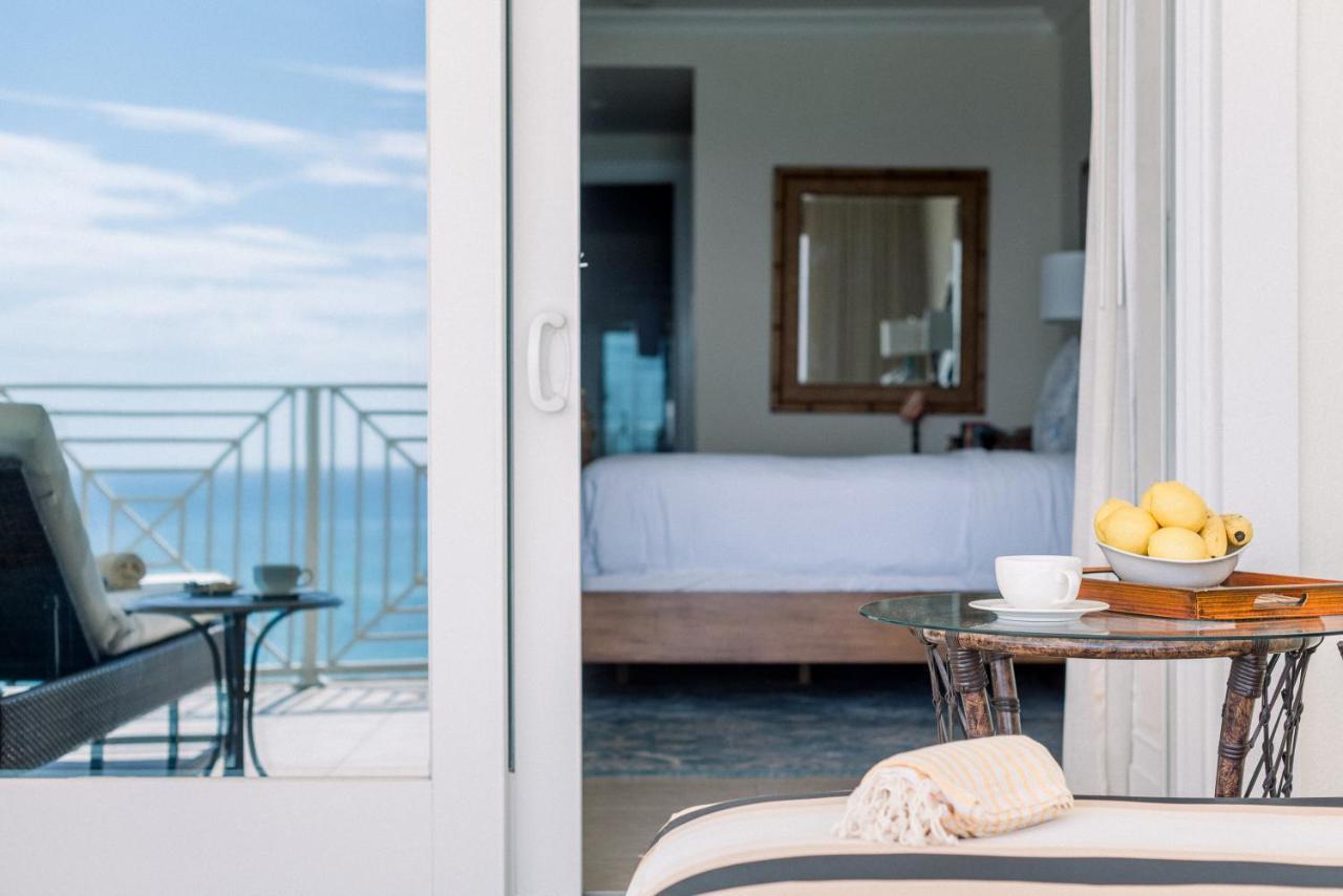 Caribbean Club Boutique Hotel, Grand Cayman Dog City Екстериор снимка