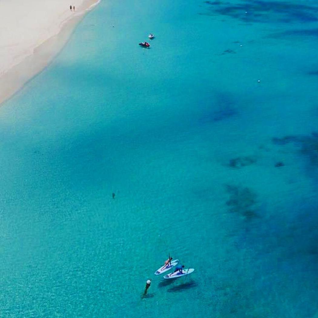 Caribbean Club Boutique Hotel, Grand Cayman Dog City Екстериор снимка