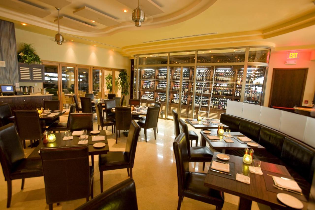 Caribbean Club Boutique Hotel, Grand Cayman Dog City Екстериор снимка