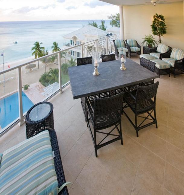 Caribbean Club Boutique Hotel, Grand Cayman Dog City Екстериор снимка