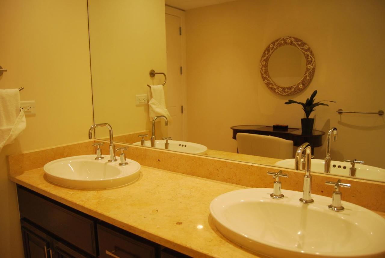 Caribbean Club Boutique Hotel, Grand Cayman Dog City Екстериор снимка